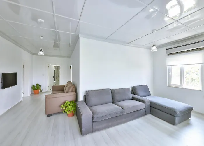 Agach Aparts-savran * Milas