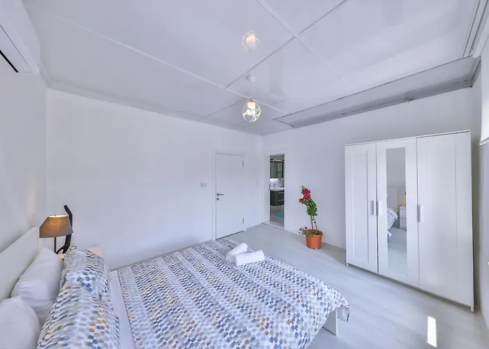 Agach Aparts-savran * Milas